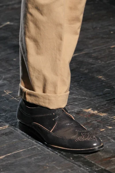 Look 32